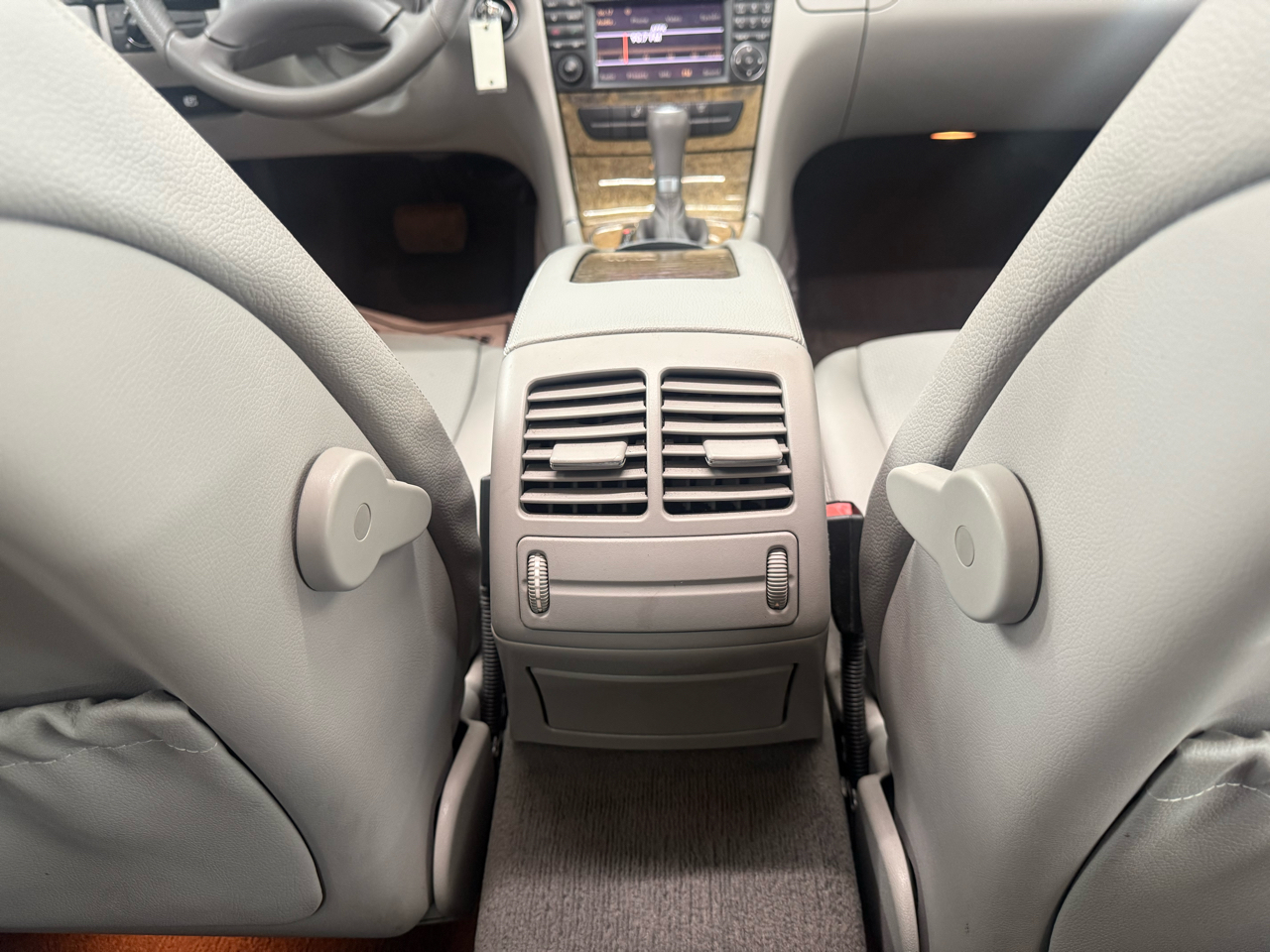 Mercedes-Benz E-Class E350 Luxury Sedan 2009