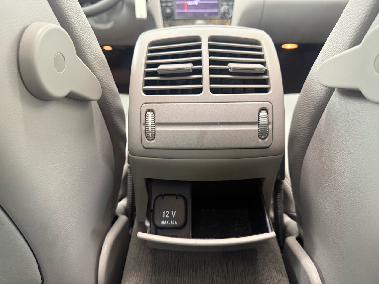 Mercedes-Benz E-Class E350 Luxury Sedan 2009