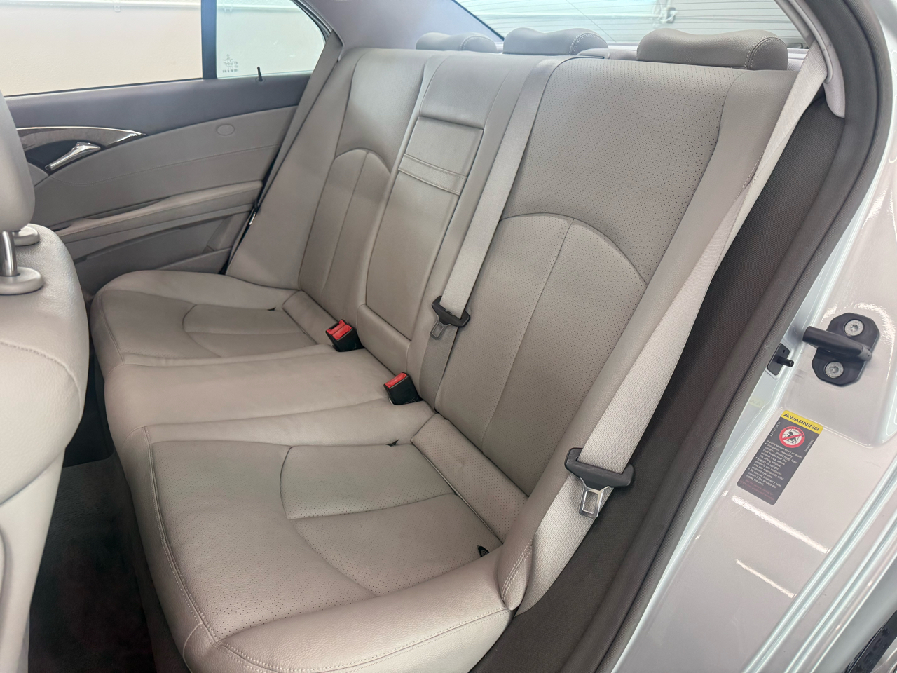 Mercedes-Benz E-Class E350 Luxury Sedan 2009