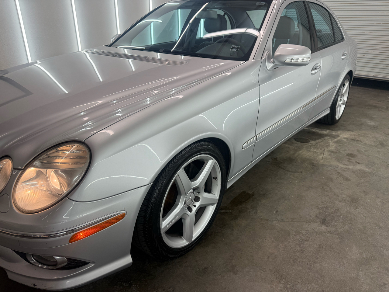 Mercedes-Benz E-Class E350 Luxury Sedan 2009