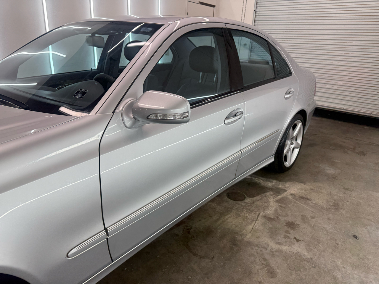 Mercedes-Benz E-Class E350 Luxury Sedan 2009