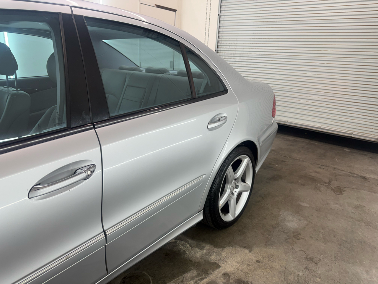 Mercedes-Benz E-Class E350 Luxury Sedan 2009