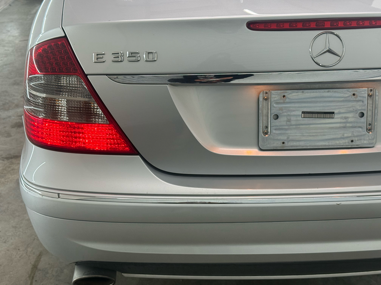 Mercedes-Benz E-Class E350 Luxury Sedan 2009
