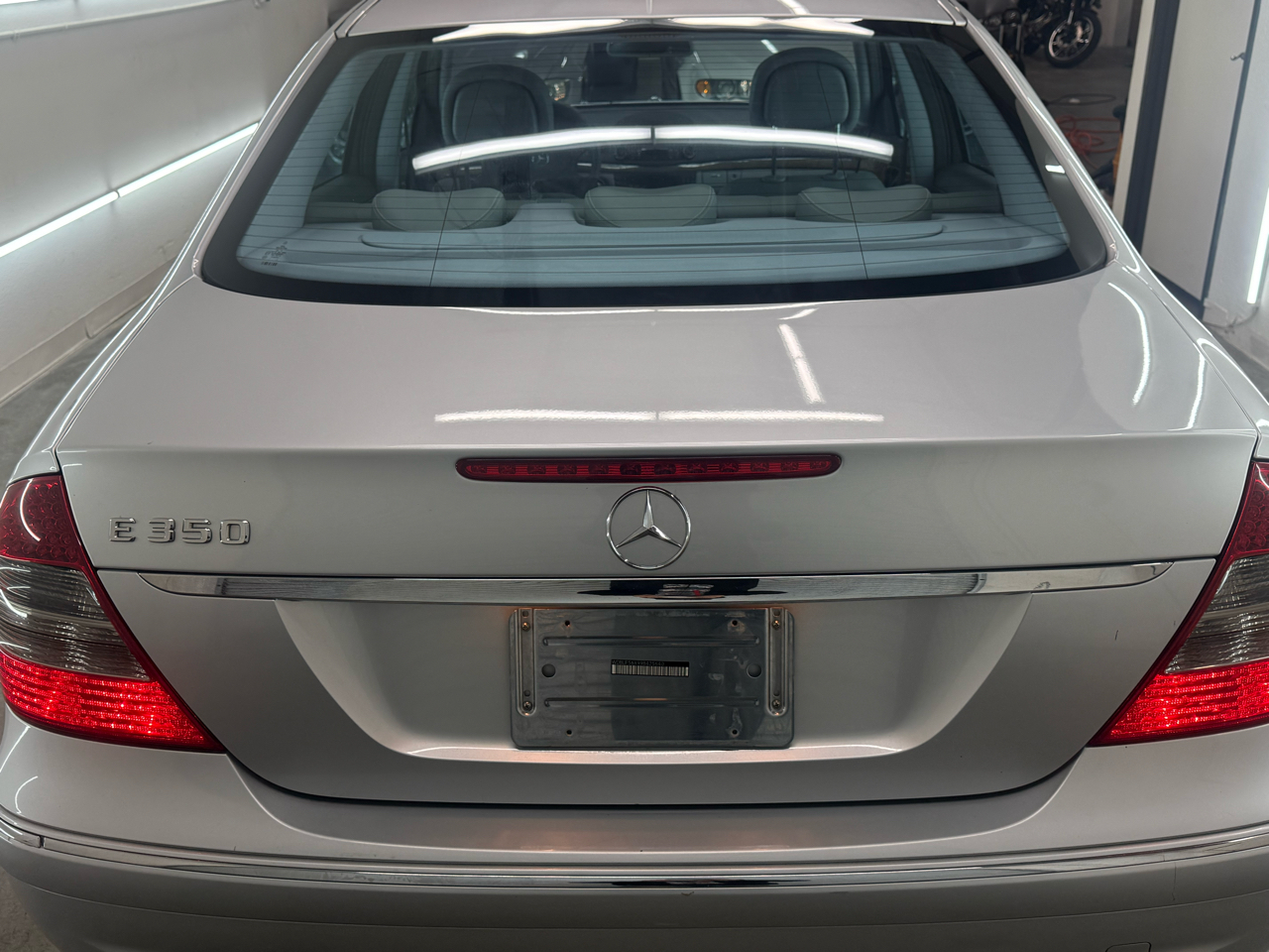 Mercedes-Benz E-Class E350 Luxury Sedan 2009