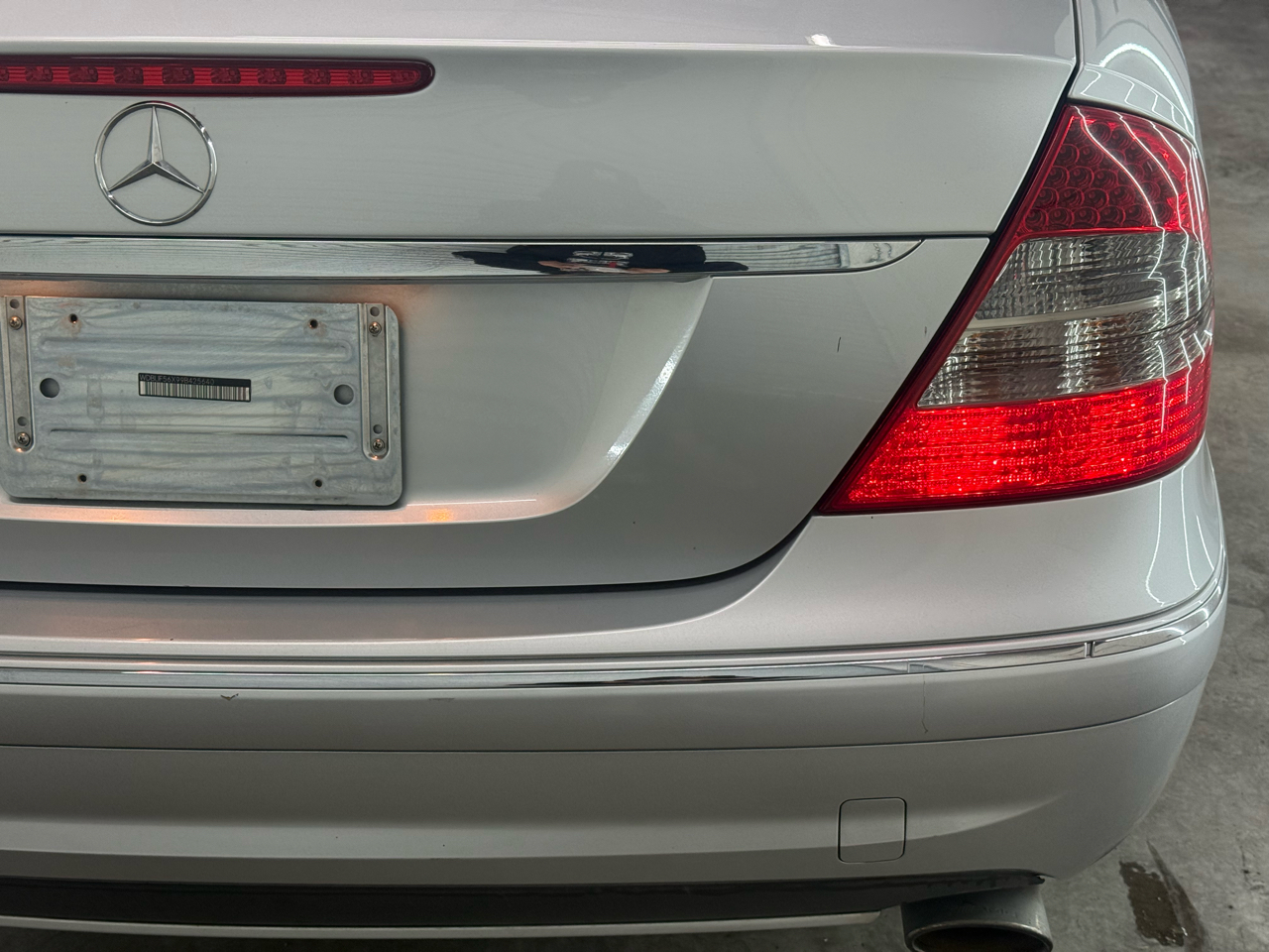 Mercedes-Benz E-Class E350 Luxury Sedan 2009