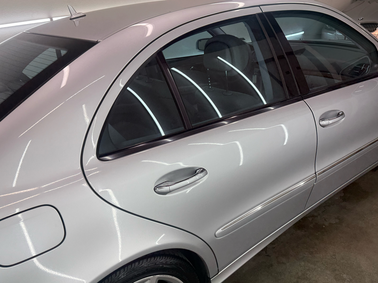 Mercedes-Benz E-Class E350 Luxury Sedan 2009