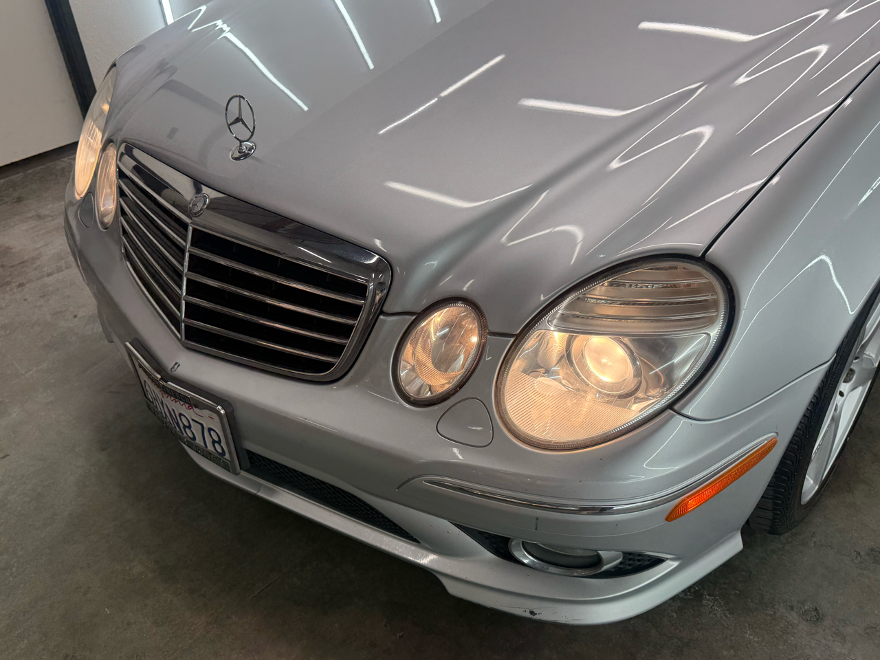 Mercedes-Benz E-Class E350 Luxury Sedan 2009