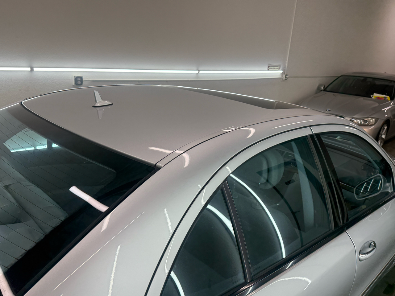 Mercedes-Benz E-Class E350 Luxury Sedan 2009