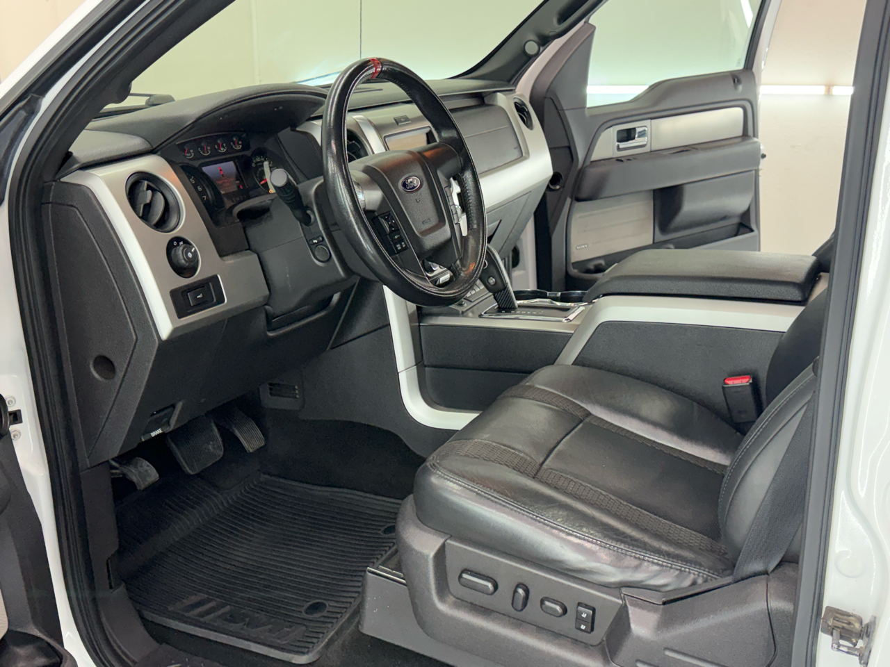 Ford F-150 Raptor SuperCrew 4WD 2013