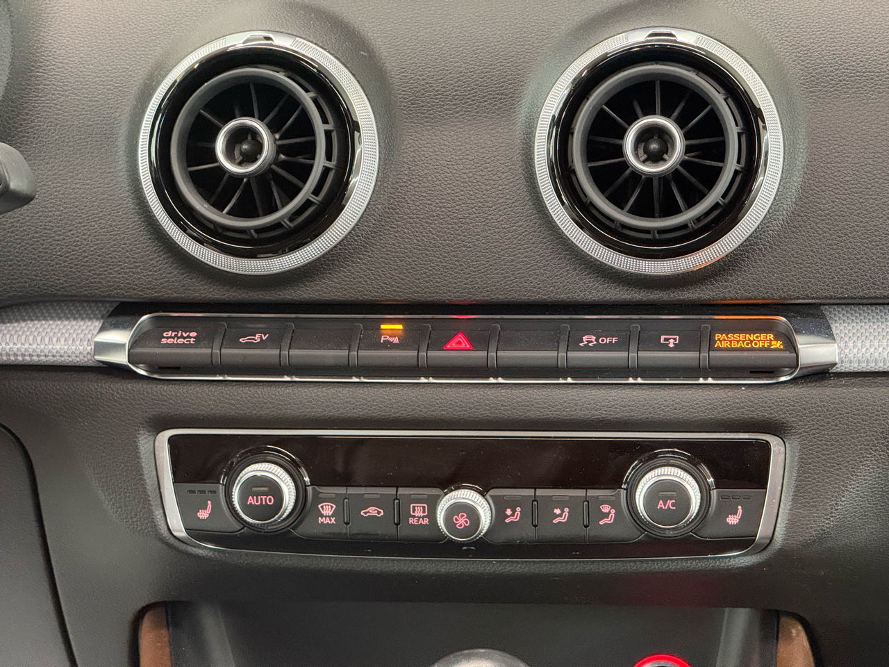 Audi A3 e-tron 4dr HB Prestige 2016