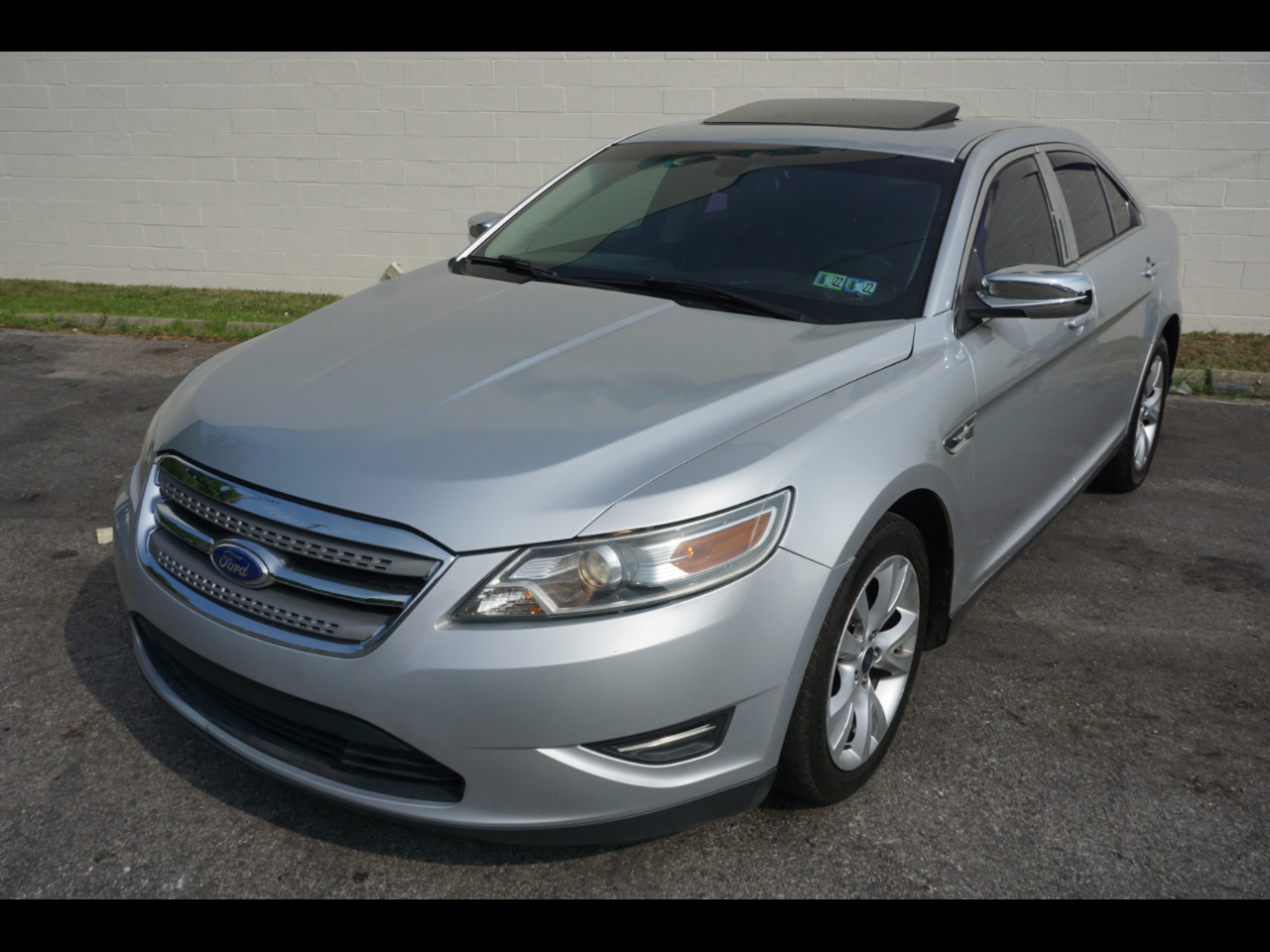 Used 2011 Ford Taurus 4dr Sdn SEL FWD for Sale in Lexington KY 40505