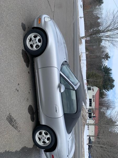 Mazda MX-5 Miata Base 2000