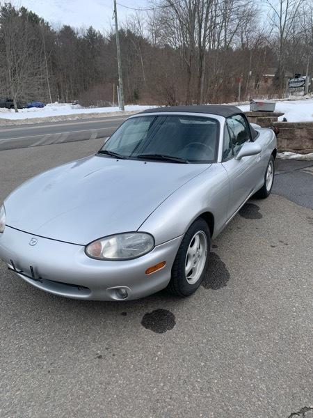 Mazda MX-5 Miata Base 2000