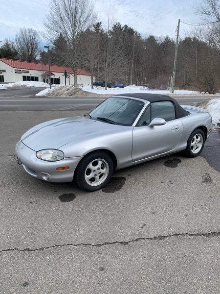 Mazda MX-5 Miata Base 2000