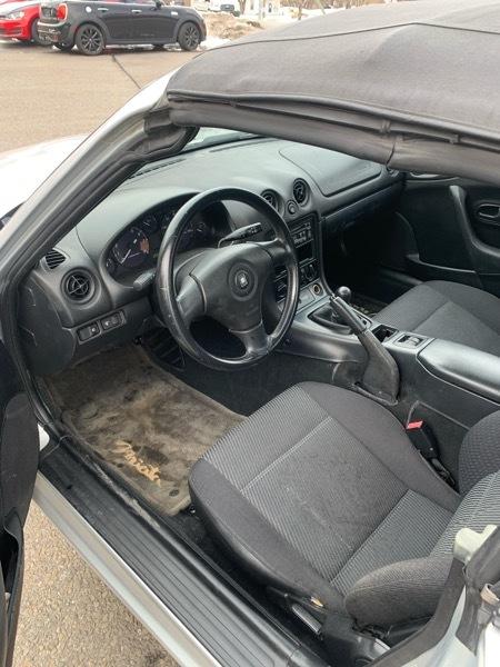 Mazda MX-5 Miata Base 2000