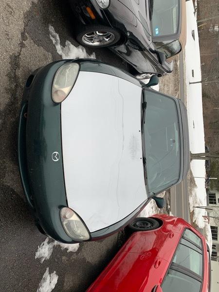 Mazda MX-5 Miata Base 2000