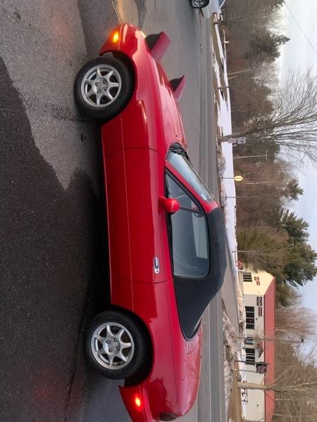 Mazda MX-5 Miata 2D Convertible 1997