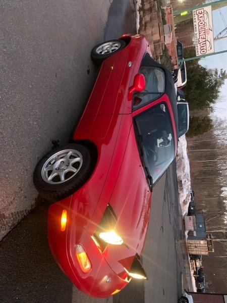 Mazda MX-5 Miata 2D Convertible 1997