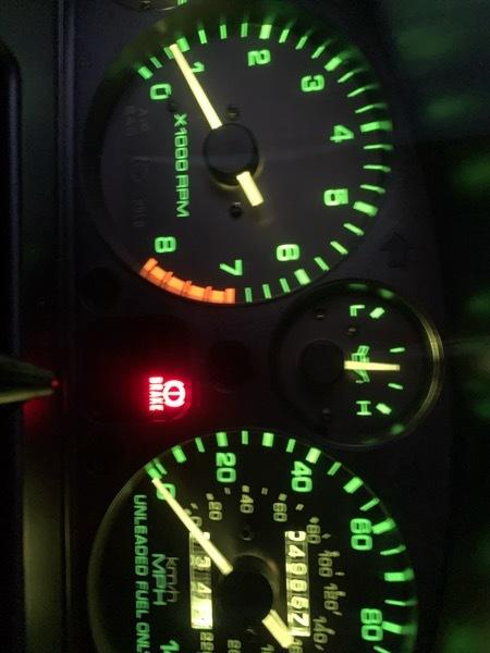 Mazda MX-5 Miata 2D Convertible 1997