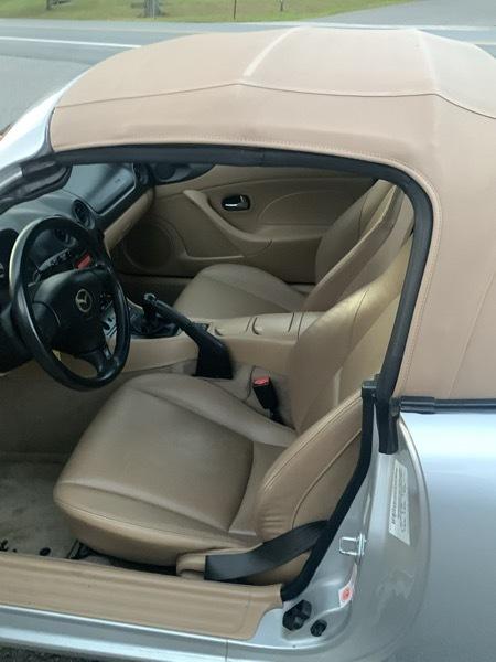 Mazda MX-5 Miata 2D Convertible 2001