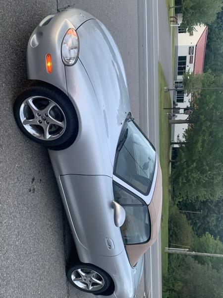 Mazda MX-5 Miata 2D Convertible 2001