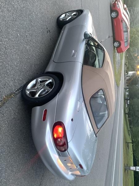 Mazda MX-5 Miata 2D Convertible 2001
