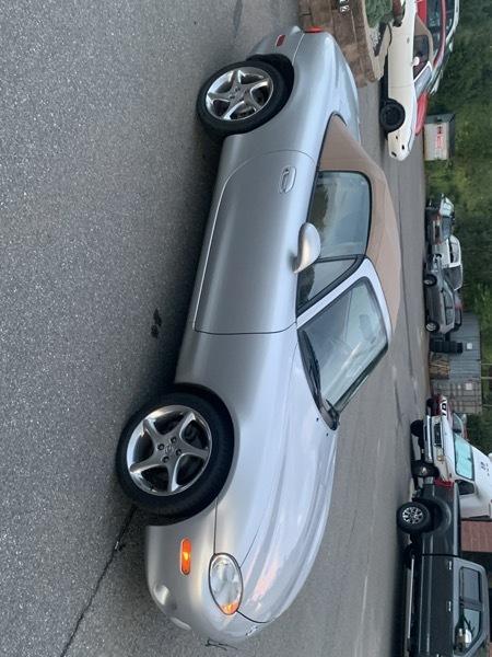 Mazda MX-5 Miata 2D Convertible 2001