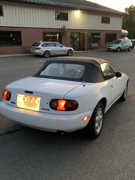 Mazda MX-5 Miata Base 1992