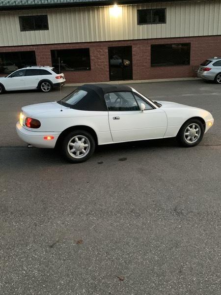 Mazda MX-5 Miata Base 1992
