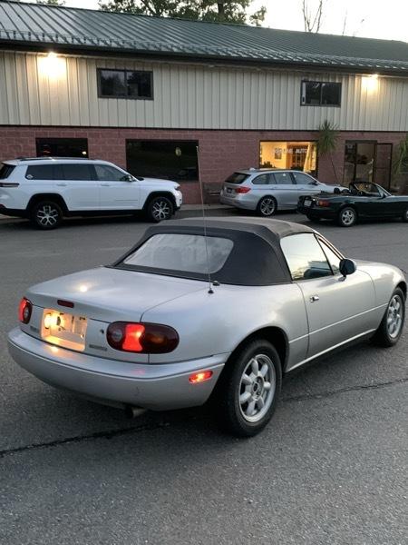 Mazda MX-5 Miata Base 1990
