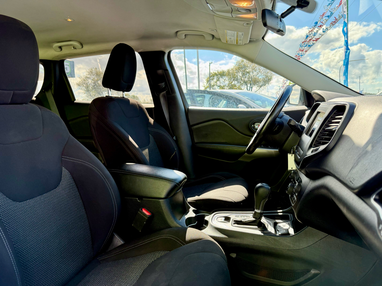 Jeep Cherokee Latitude FWD 2019 Jeep Cherokee Latitude FWD 2019