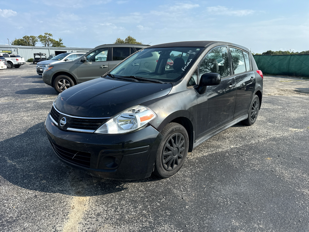 2011 Nissan Versa 5dr HB I4 Auto 1.8 S
