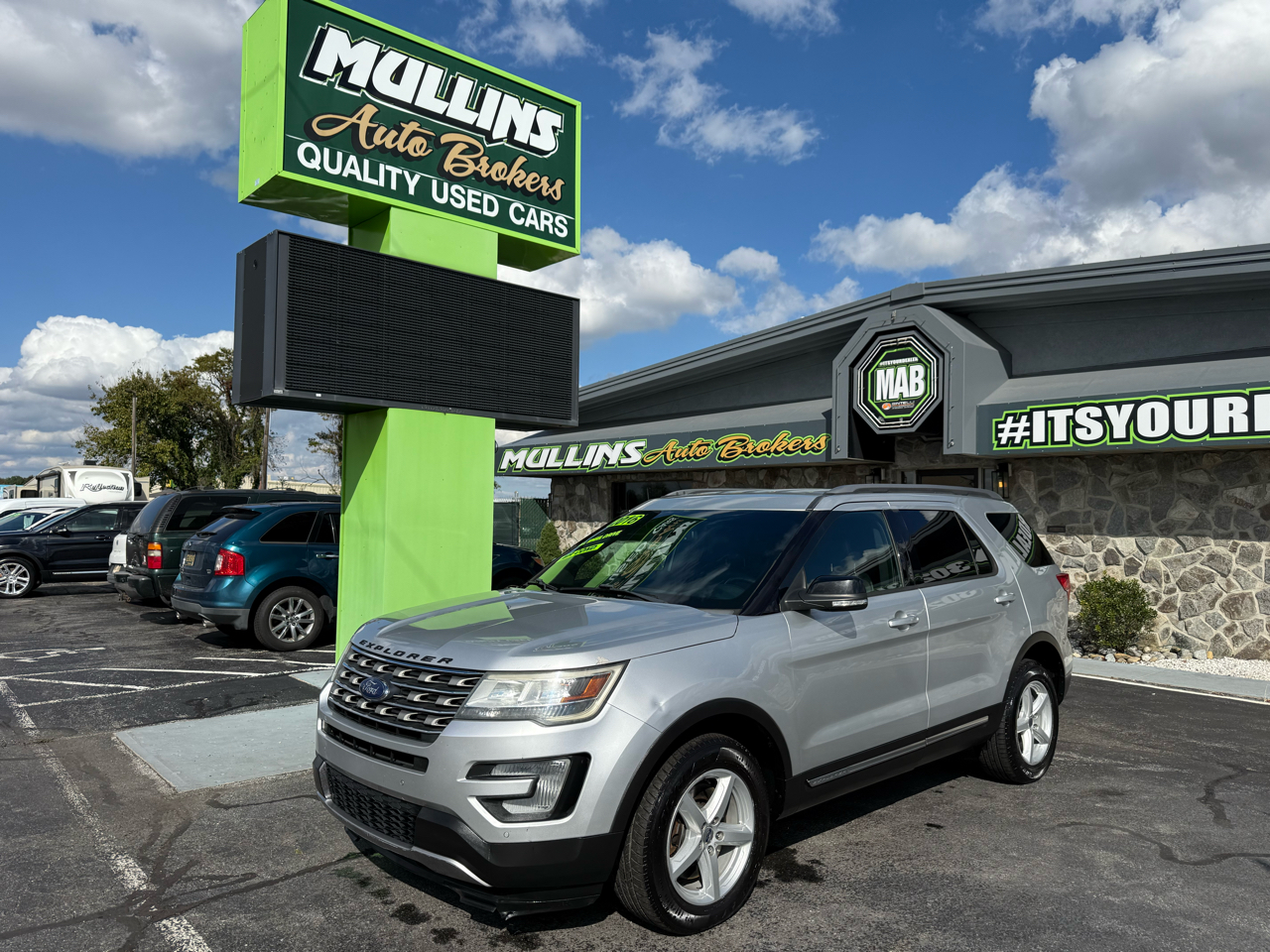 2016 Ford Explorer 4WD 4dr XLT