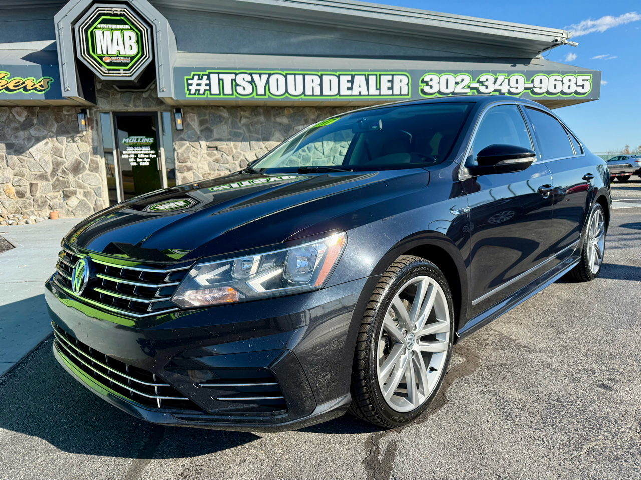 2017 Volkswagen Passat R-Line w/Comfort Pkg Auto