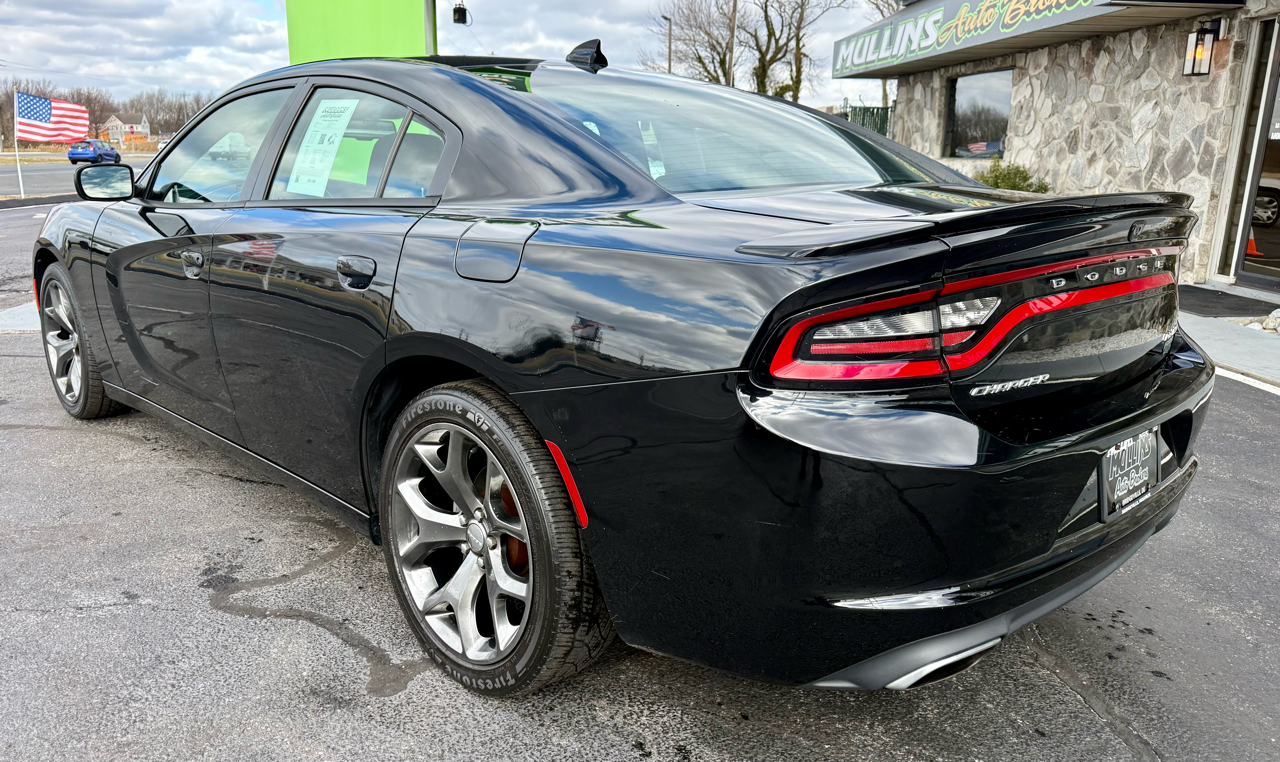 Dodge Charger 4dr Sdn SXT RWD 2015