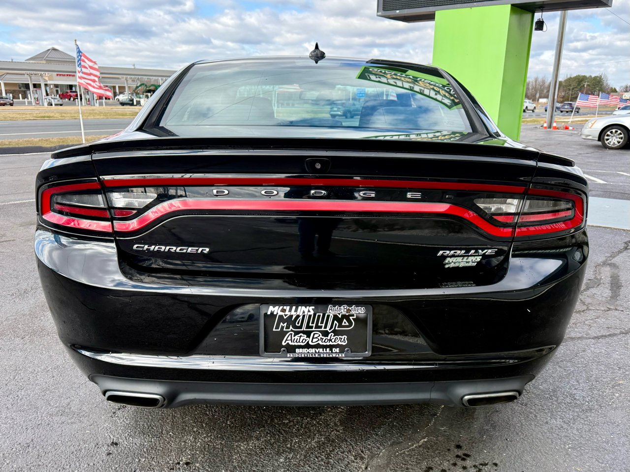 Dodge Charger 4dr Sdn SXT RWD 2015