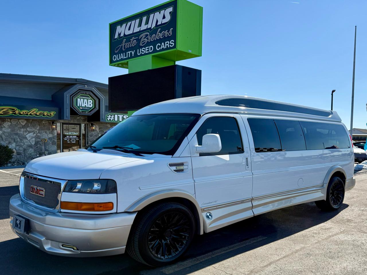 2017 GMC Savana Cargo Van RWD 2500 155"