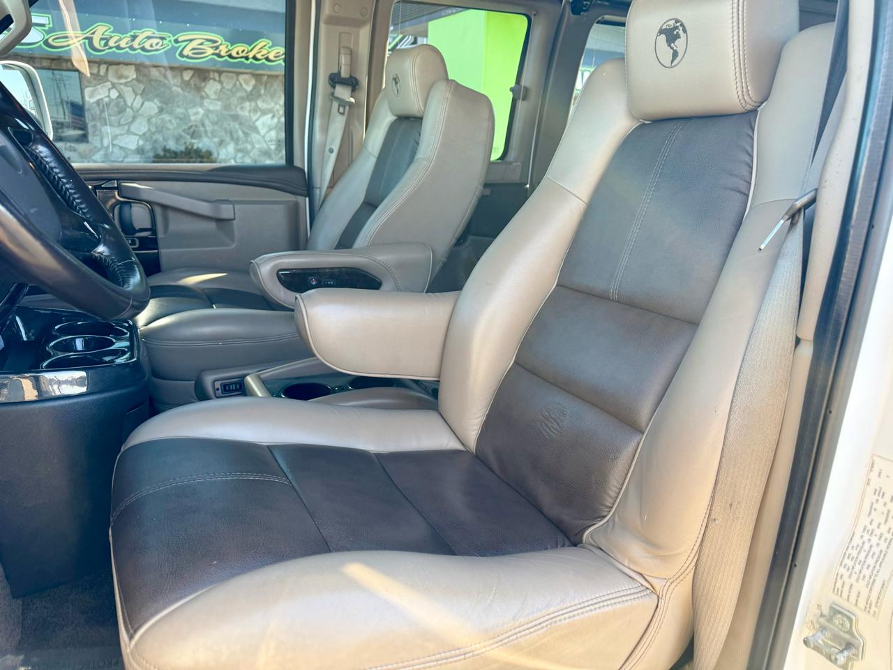 GMC Savana Cargo Van RWD 2500 155" 2017