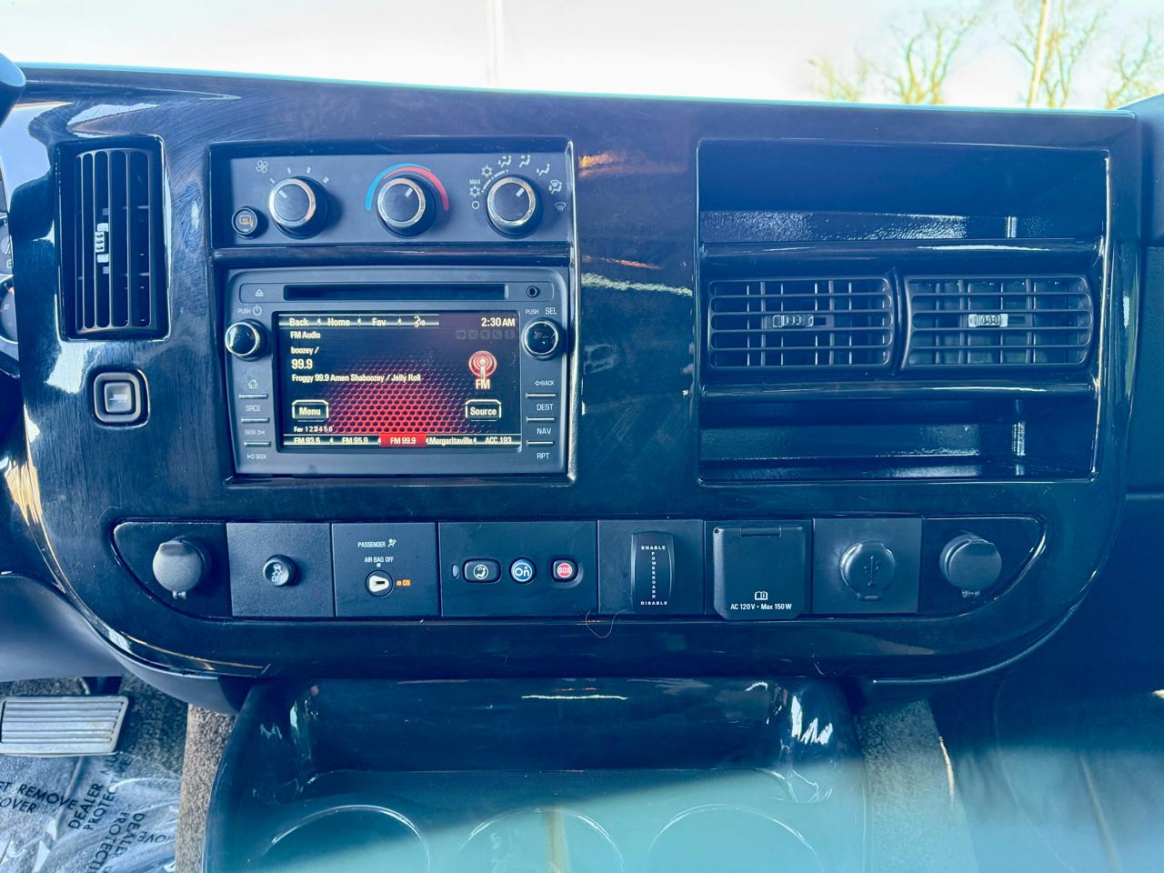 GMC Savana Cargo Van RWD 2500 155" 2017