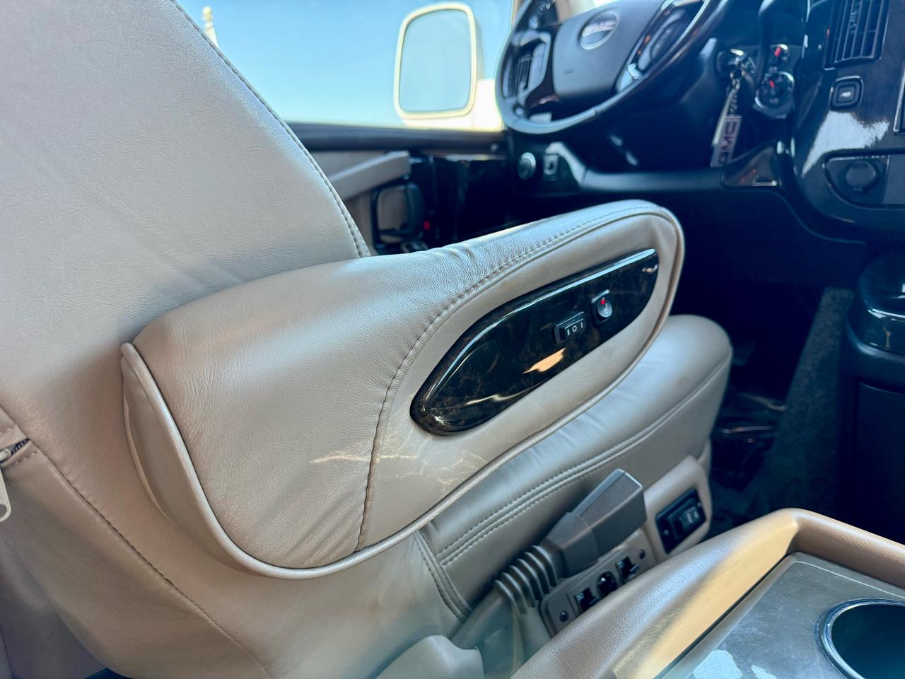 GMC Savana Cargo Van RWD 2500 155" 2017