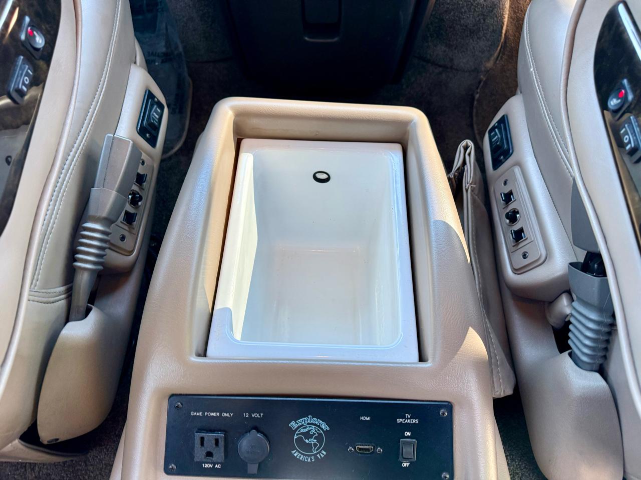 GMC Savana Cargo Van RWD 2500 155" 2017