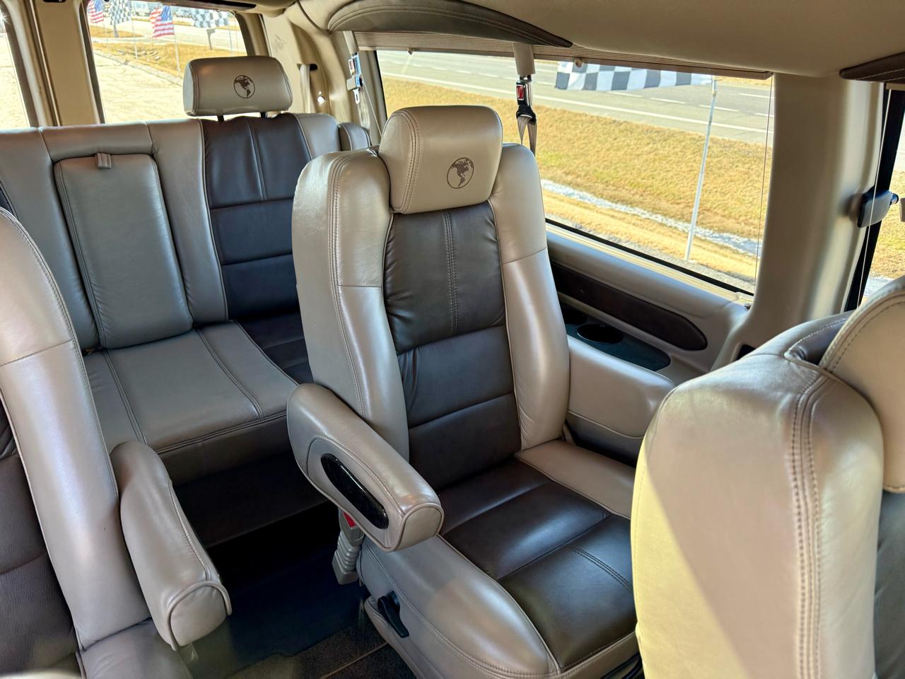 GMC Savana Cargo Van RWD 2500 155" 2017