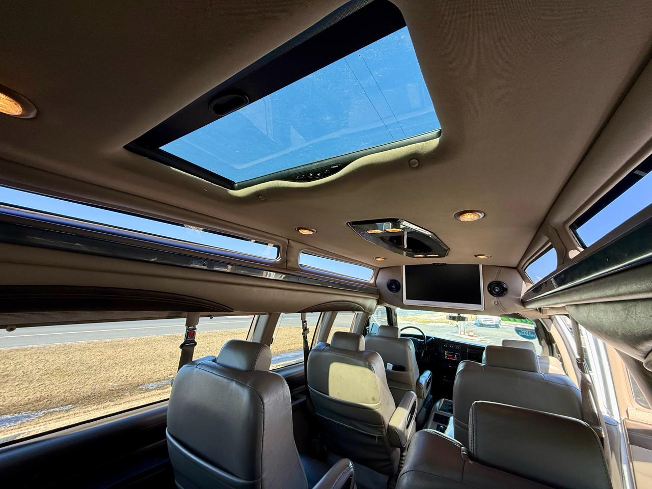 GMC Savana Cargo Van RWD 2500 155" 2017