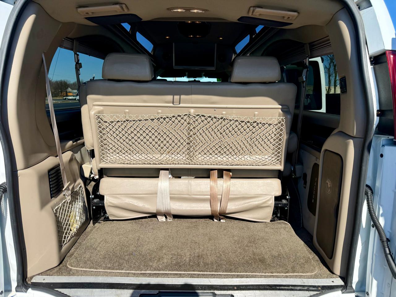 GMC Savana Cargo Van RWD 2500 155" 2017