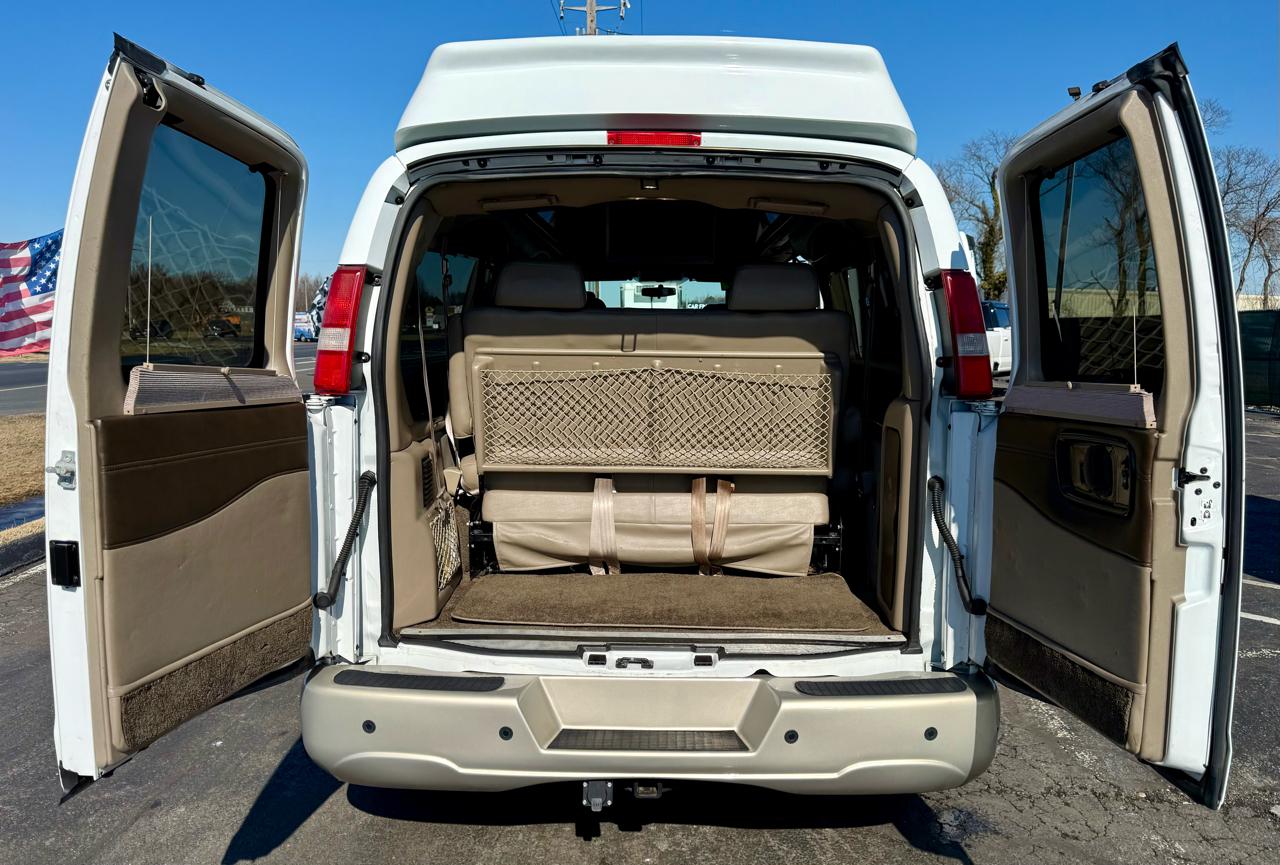 GMC Savana Cargo Van RWD 2500 155" 2017