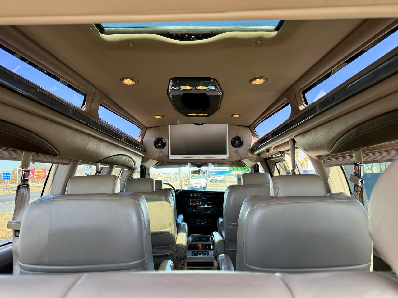 GMC Savana Cargo Van RWD 2500 155" 2017