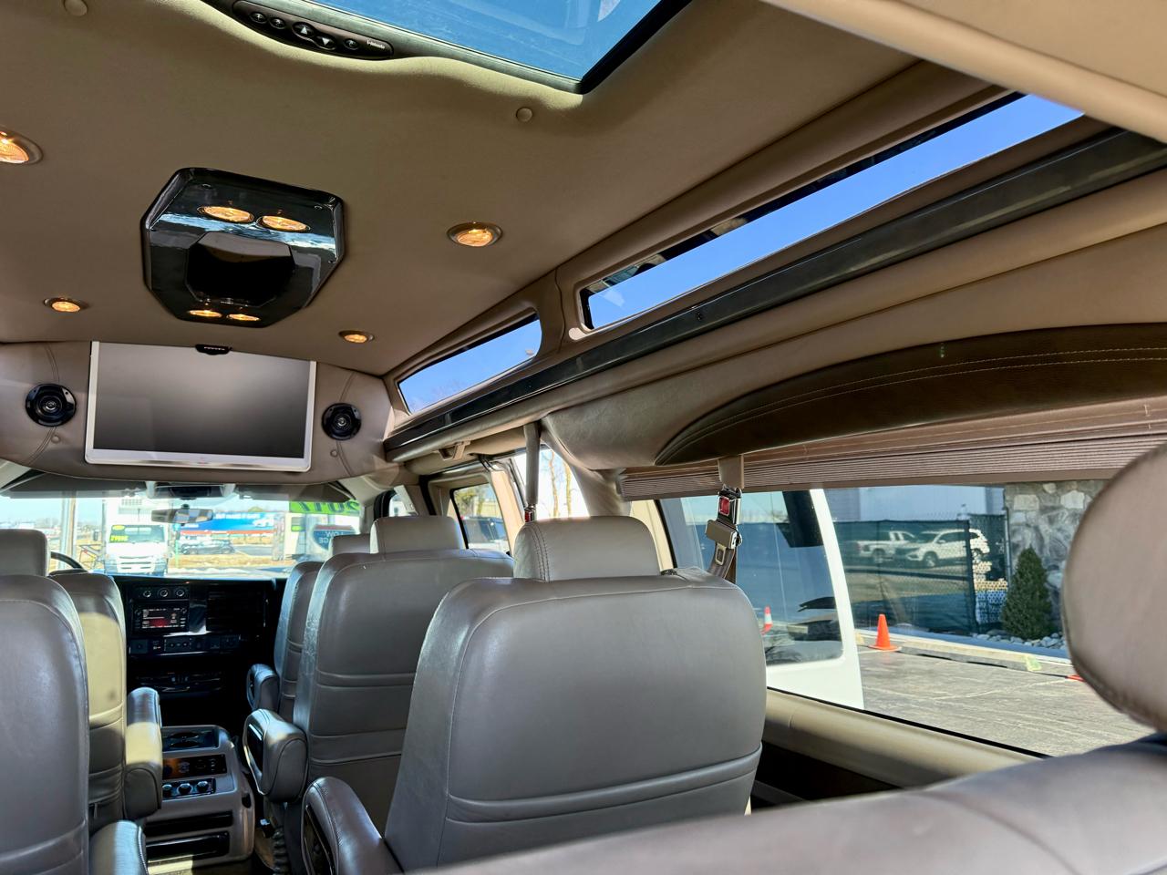 GMC Savana Cargo Van RWD 2500 155" 2017