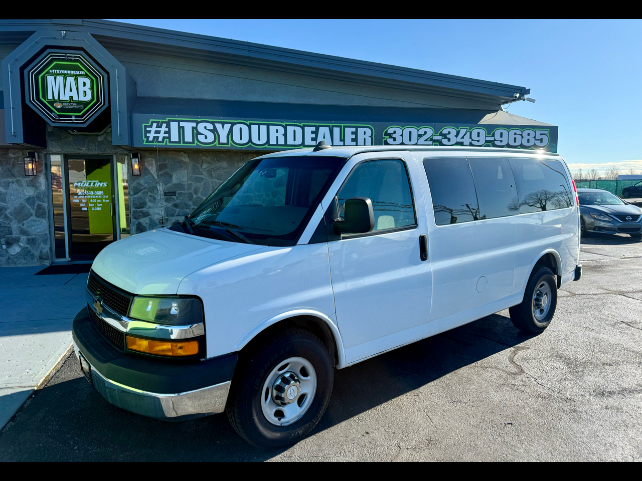 2018 Chevrolet Express Passenger RWD 2500 135" LT