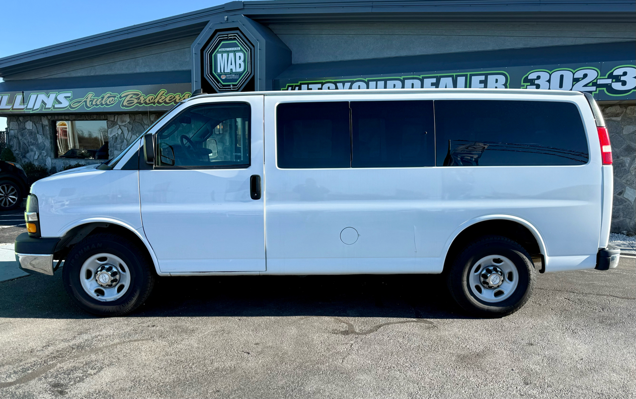 Chevrolet Express Passenger RWD 2500 135" LT 2018
