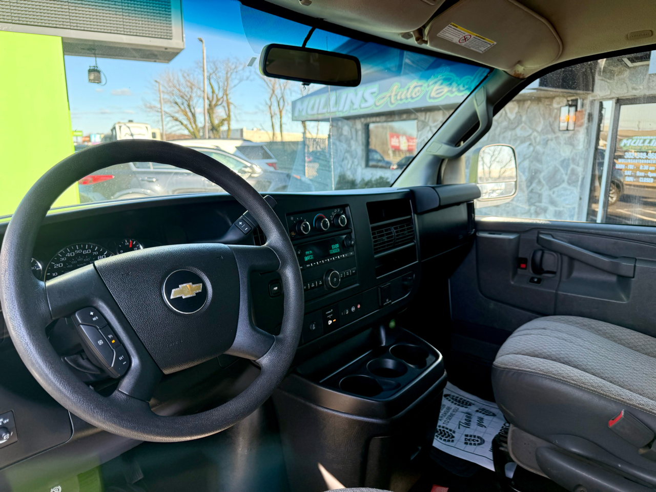 Chevrolet Express Passenger RWD 2500 135" LT 2018
